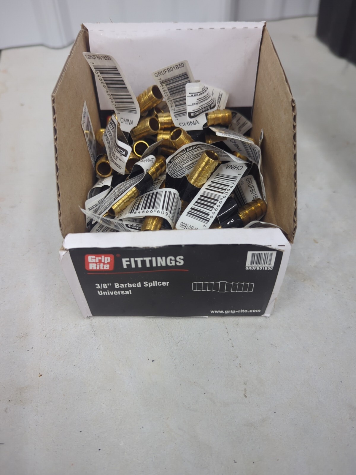 Lot of 10 - Grip Rite 3/8" Barbed Slicer Fittings (NOS)