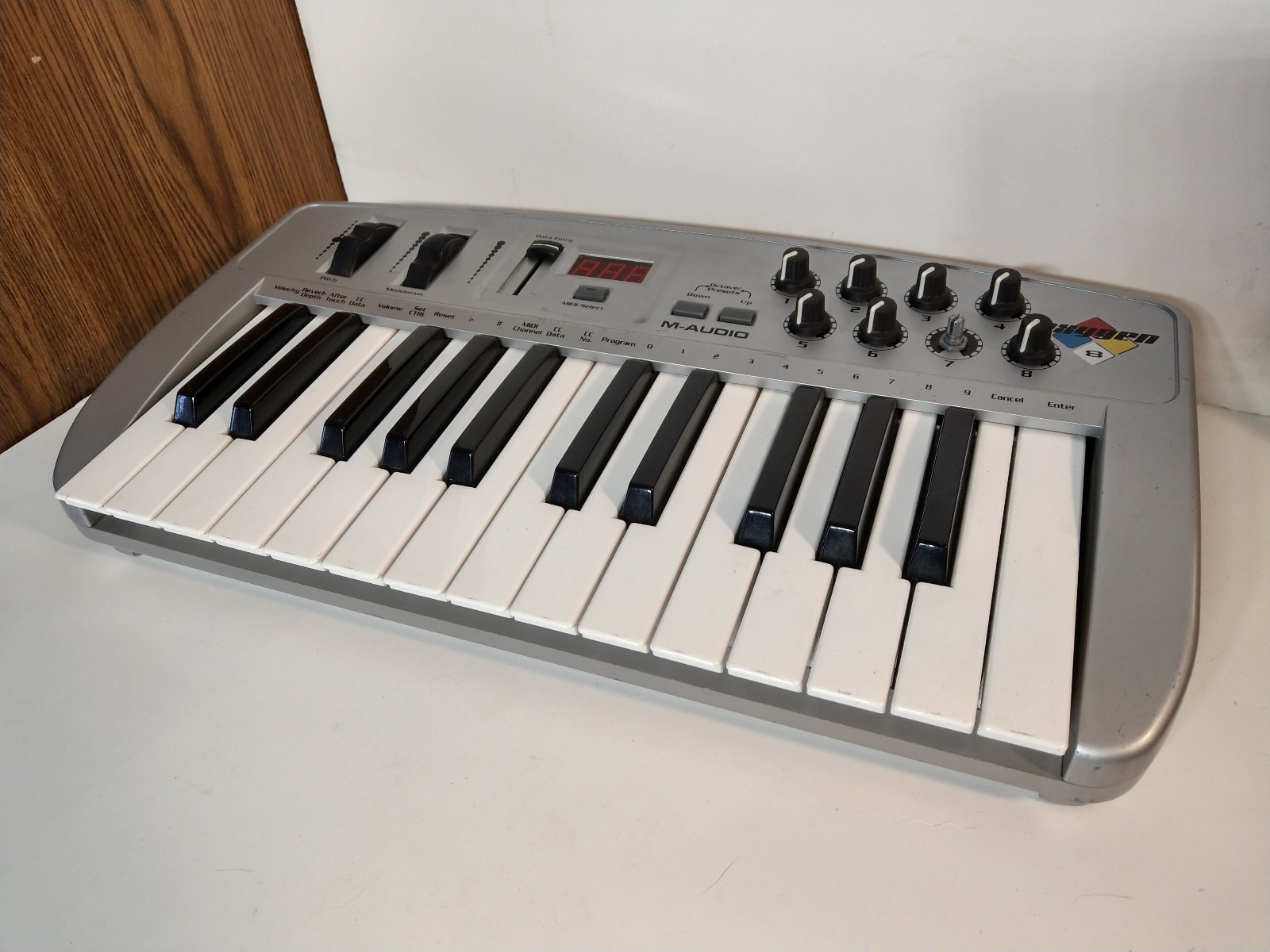 M-Audio Oxygen 8 v2 25-Key MIDI Keyboard (Keyboard ONLY)