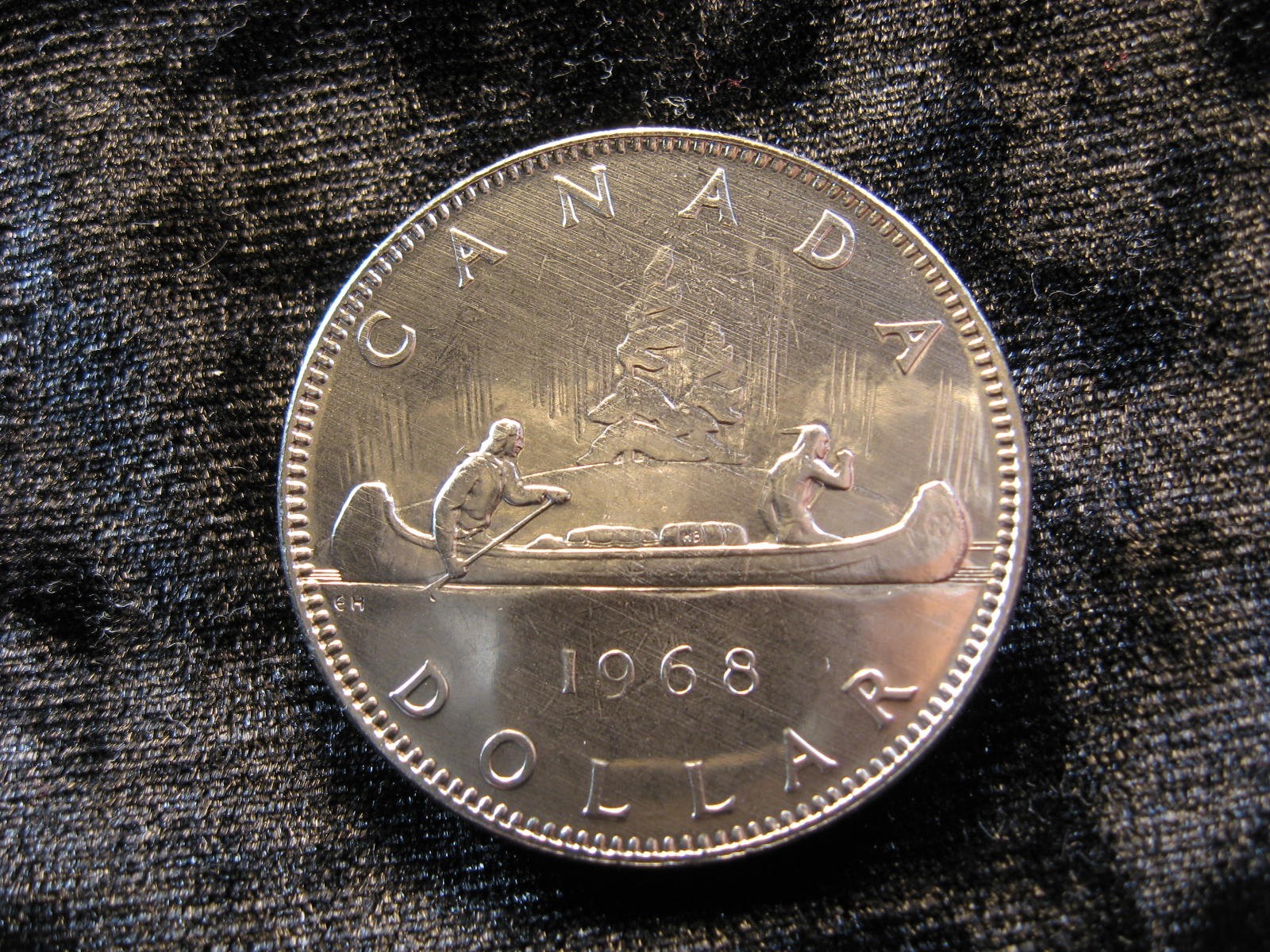 Large old world coin CANADA Voyageur dollar 1968 KM76.1 Indian & canoe (560)