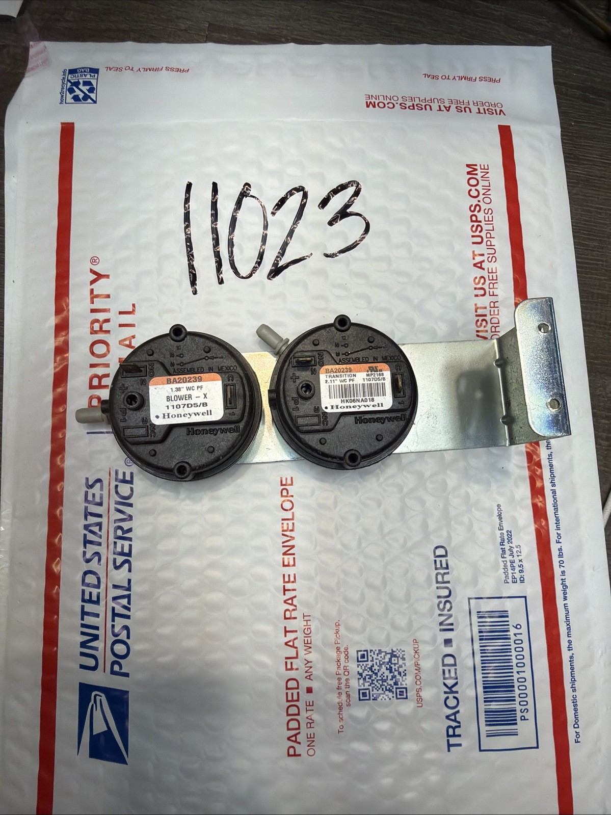 HONEYWELL HK06NA018 BA20239 DUAL PRESSURE SWITCH HVAC 1.38 WC PF / 2.11 WC PF
