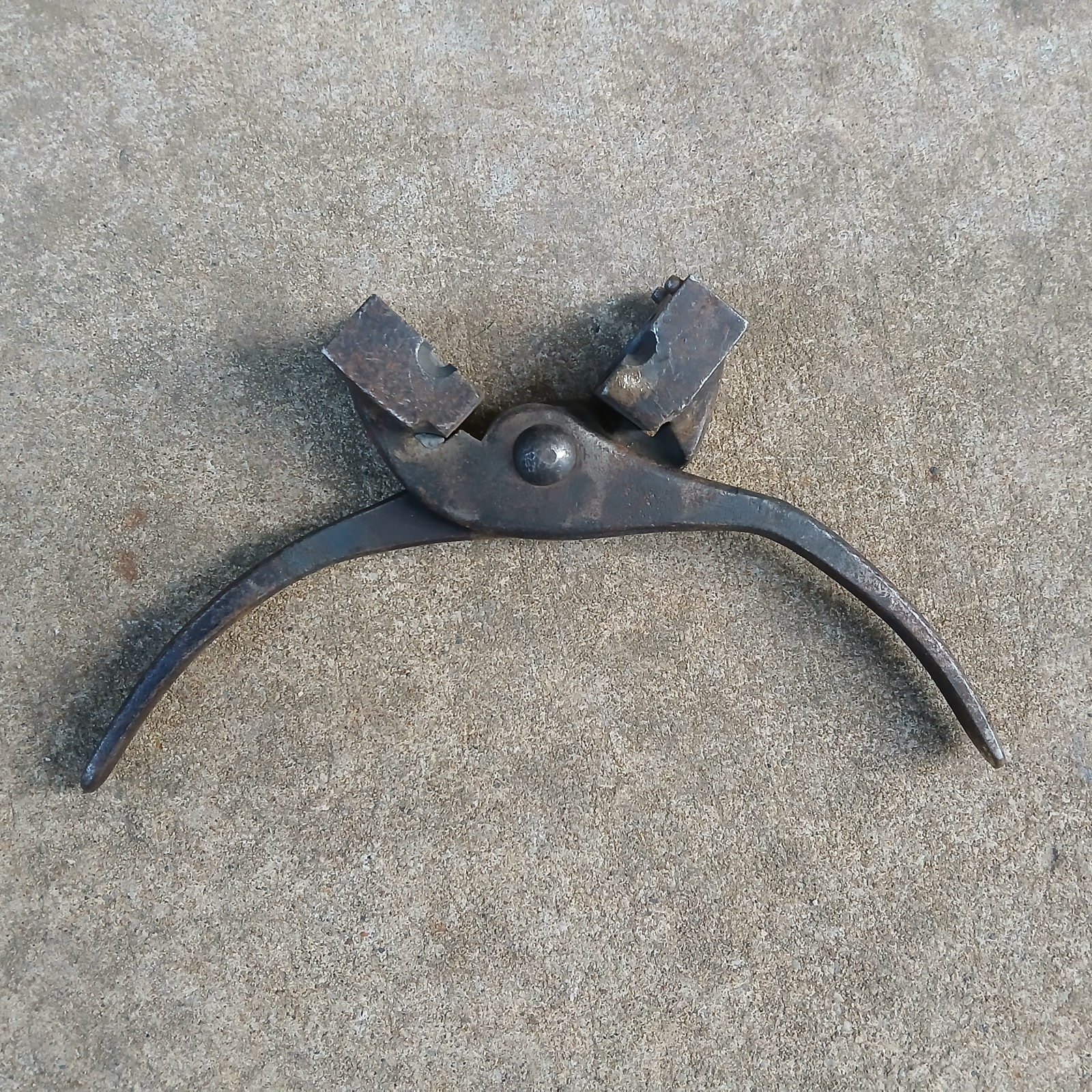 Antique Single Cavity Bullet Mold Pliers Round Ball Musket Black Powder Marked F