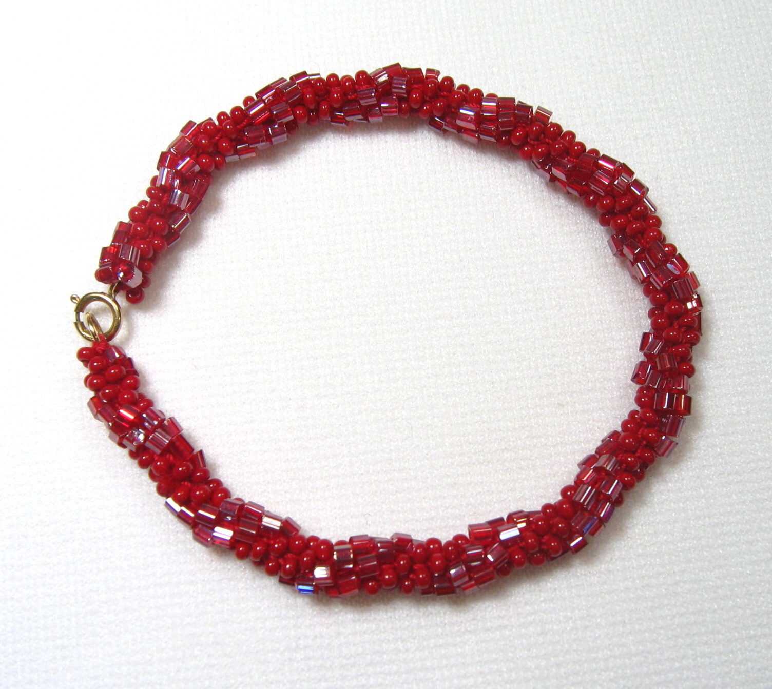 Lyn's Jewelry Maroon Glass Beaded Bracelet 7.5"