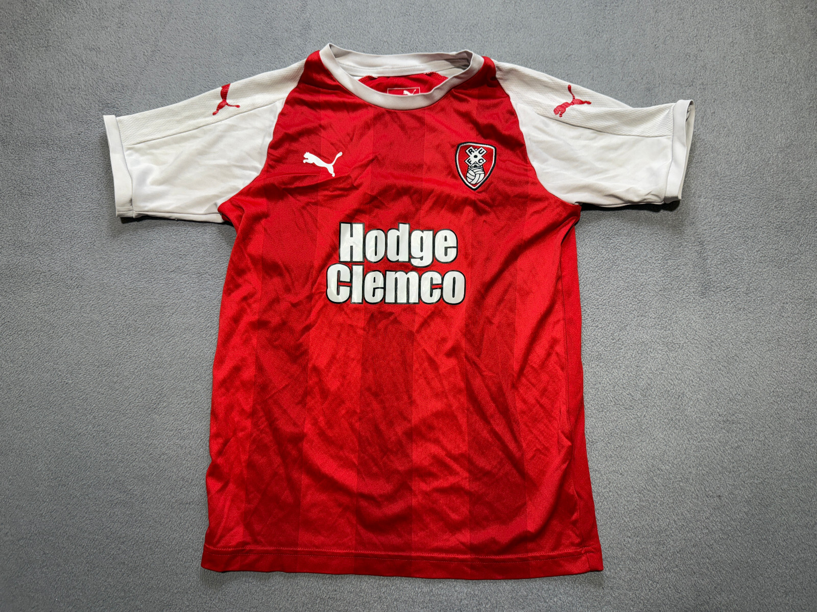 Rotherham United 2018 2019 home jersey PUMA boys size L