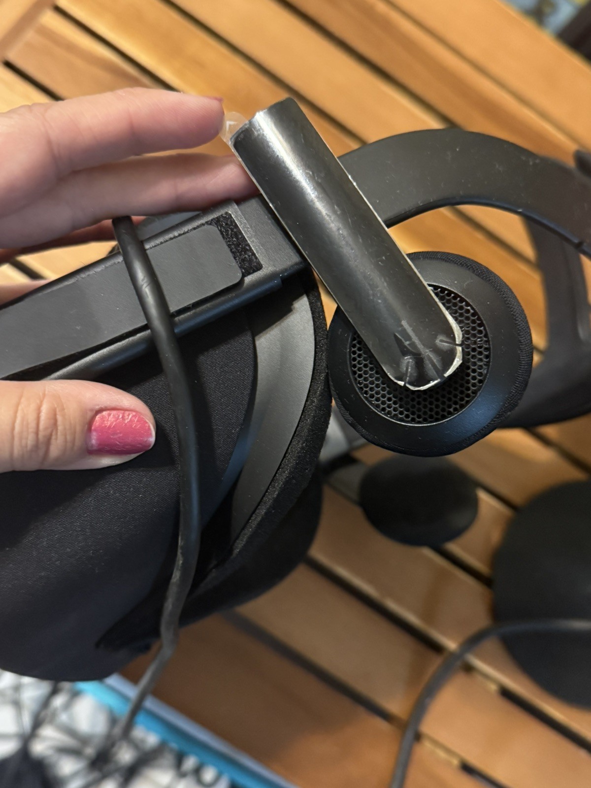 Oculus C-4 A VR Headset, 2 Sensors, 1 Controller, Original Cables, READ Descrip