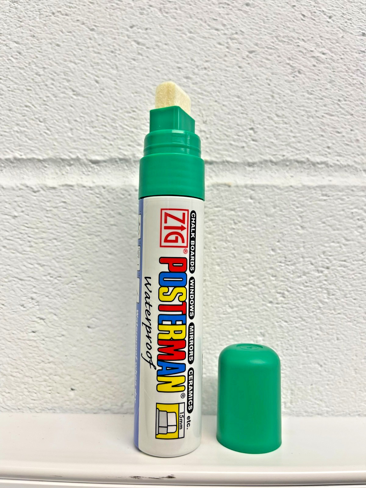 Kuretake ZIG Posterman Waterproof PMA-120 Liquid Chalk Pen 15mm Chisel Tip Green