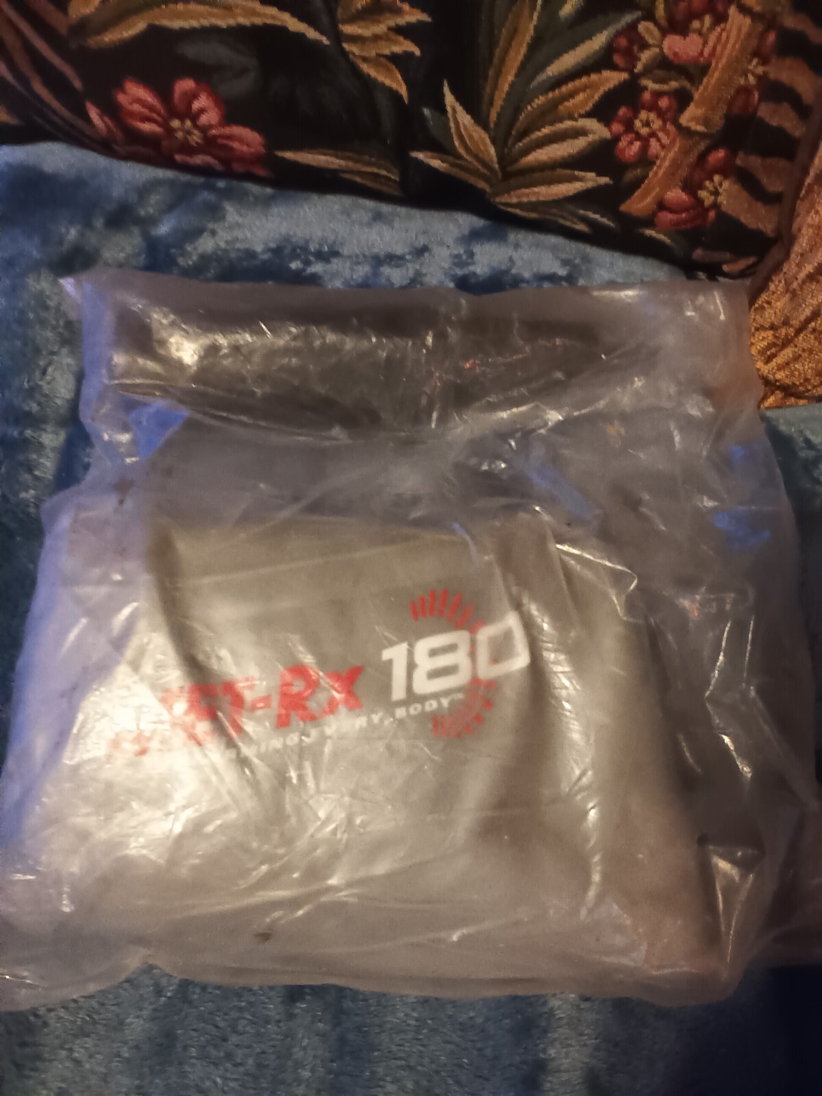 Met-Rx 180 exercise ball and pump,new without box.