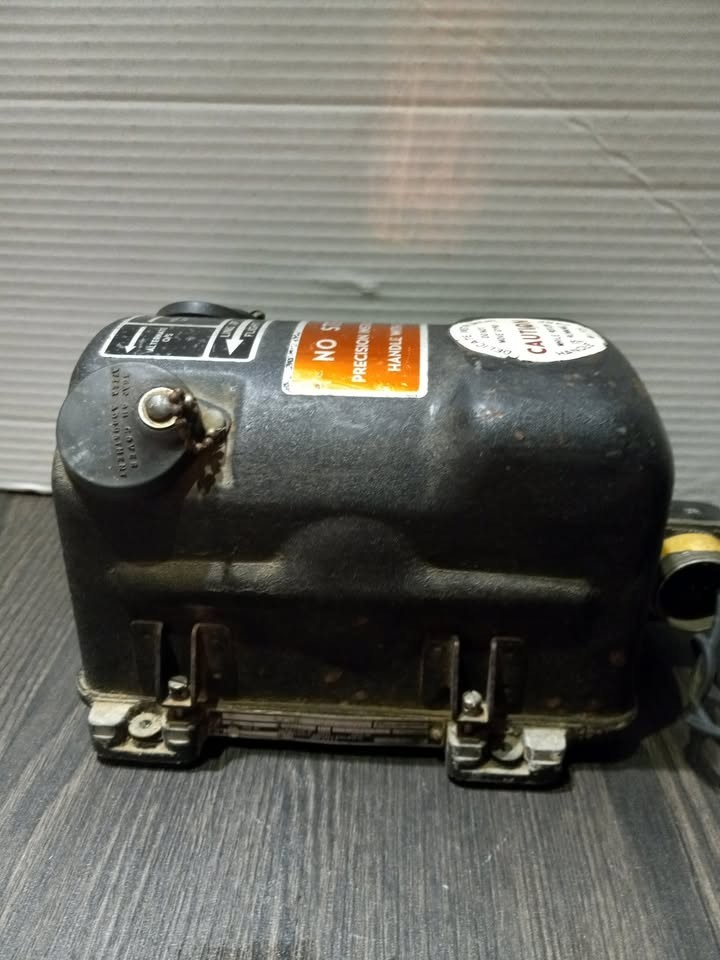 Honeywell Control Flight Vertical Gyro Cageable Series 131