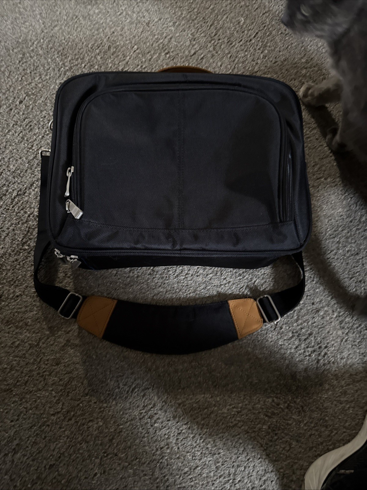 The Crafter’s Tote with Removable Pocket Pages for Supplies