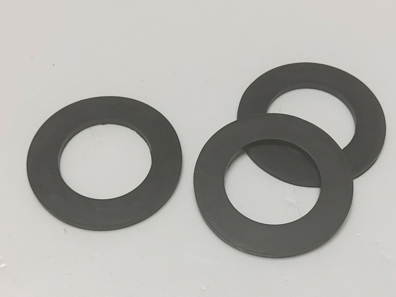 LOT OF 3 MAX POST RETAINERS EE39608 (NEW)