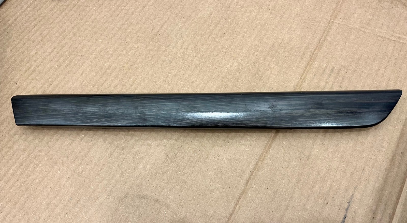 Freightliner Cascadia RH Accent Door Trim 18-68732-001