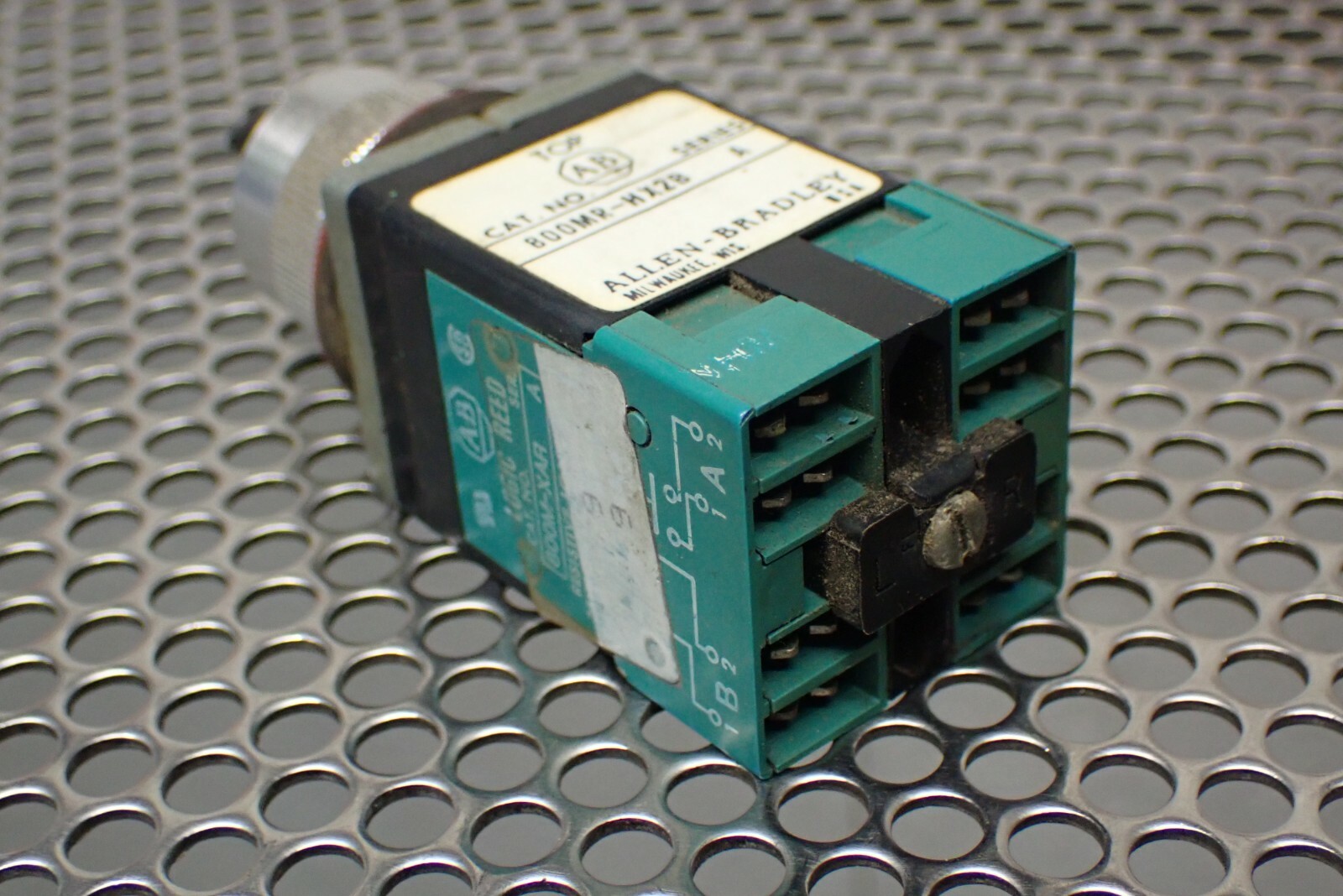Allen Bradley 800MR-HX2B Ser A 2 Pos. Selector Switches With 800M-XAR (Lot of 2)