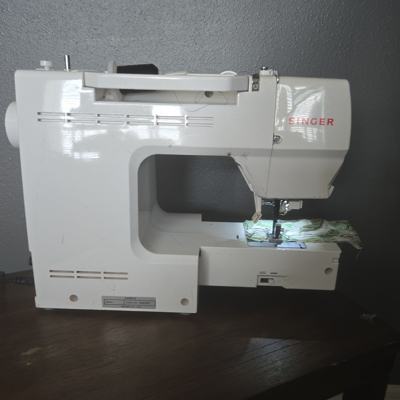 Singer Computerized Sewing Machine Tray Missing Cover Works Great