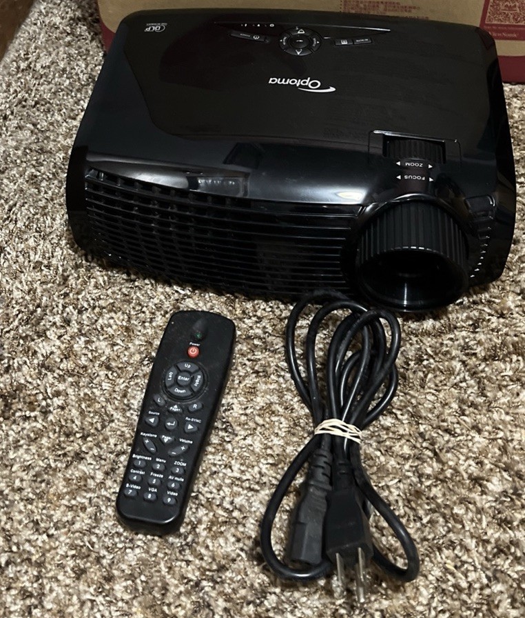 optoma t612 dlp projector 1157 Lamp hours with Remote. Tested