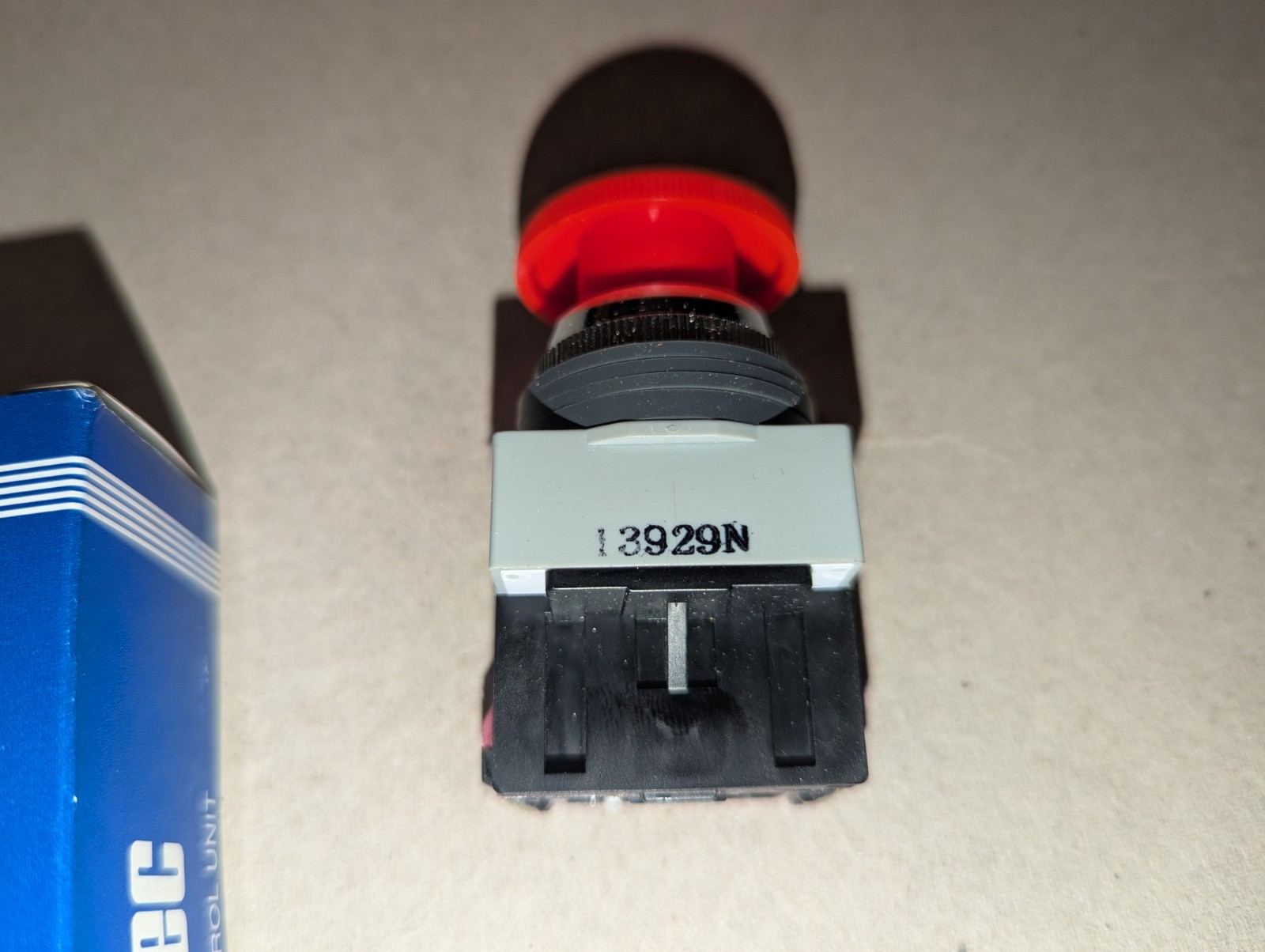 NEW GENUINE IDEC AVS301NR CONTROL UNIT