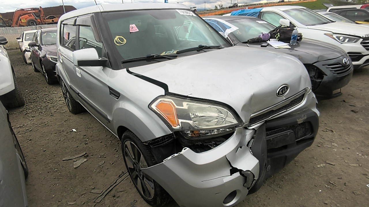 Used Front Left Steering Knuckle fits: 2010 Kia Soul Front Left Grade A