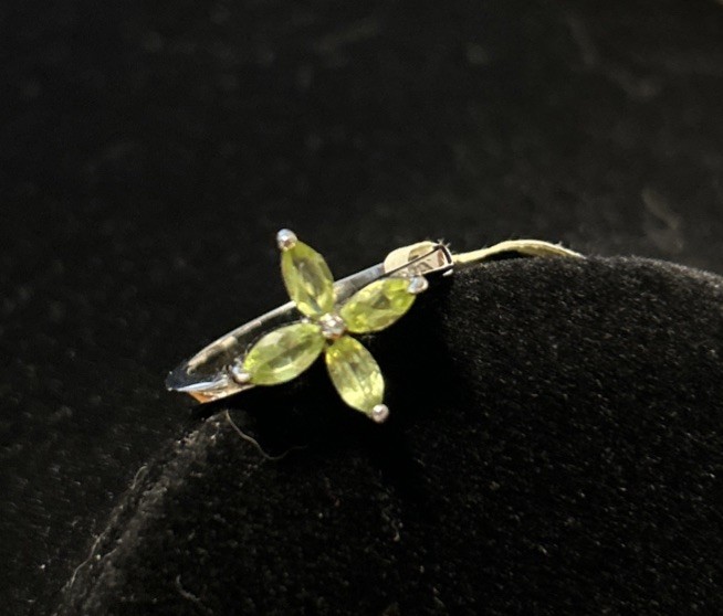 Peridot Ring Sterling Silver Size 7