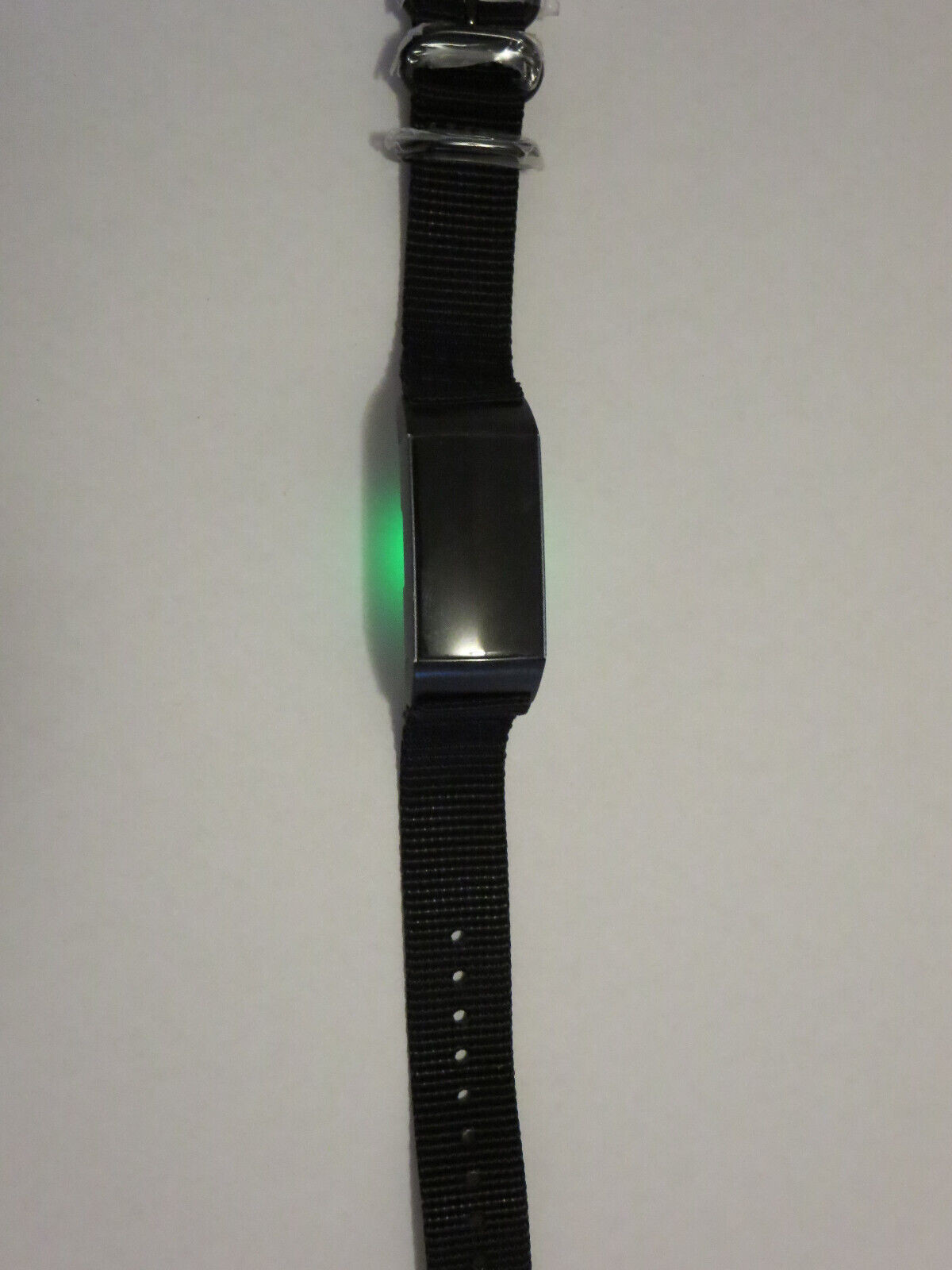 Fitbit Charge 3 with Woven Nylon Wristband, Charging Cable, Short Battery Life
