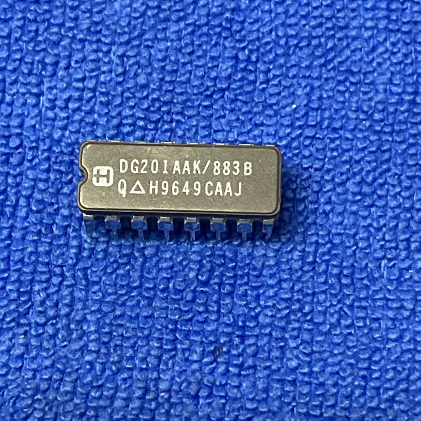 HARRIS ~ DG201AAK/883B ~ IC,ANALOG SWITCH,QUAD,SPST,CMOS,DIP,16PIN,CERAMIC