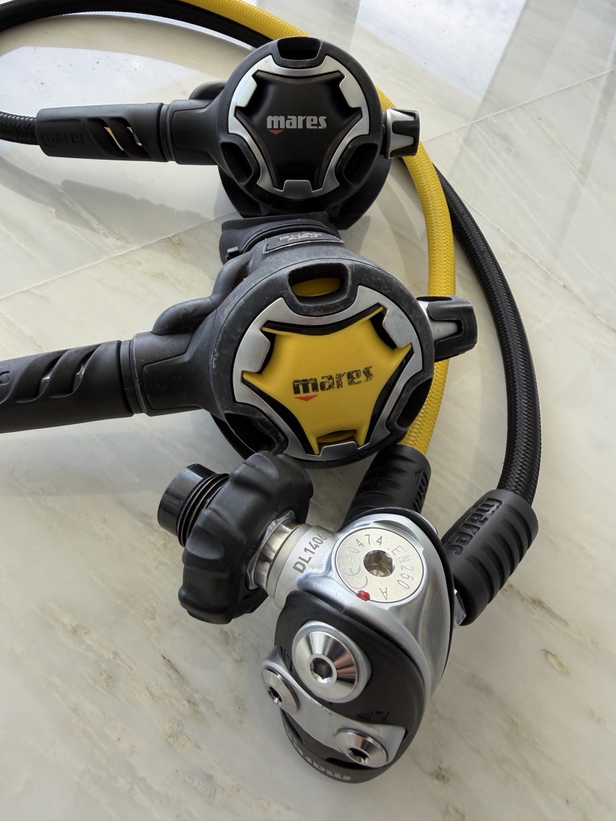 Mares ADJ 52x DIN Regulator + Octopus