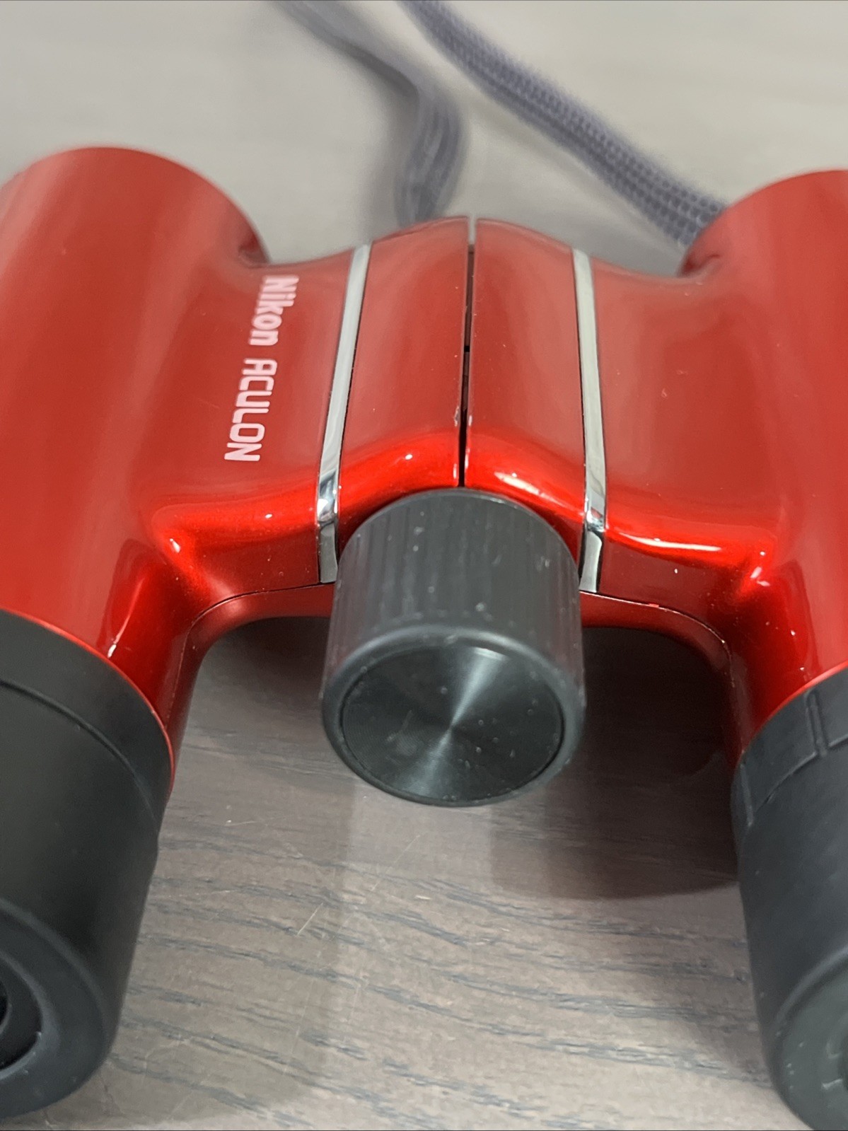Red Nikon Aculon 8x21 T01 Binoculars