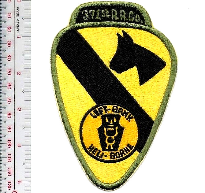 US Army Vietnam 1st Cavalry Division 371st Radio Research Co 1966 - 71 NO TARIFF