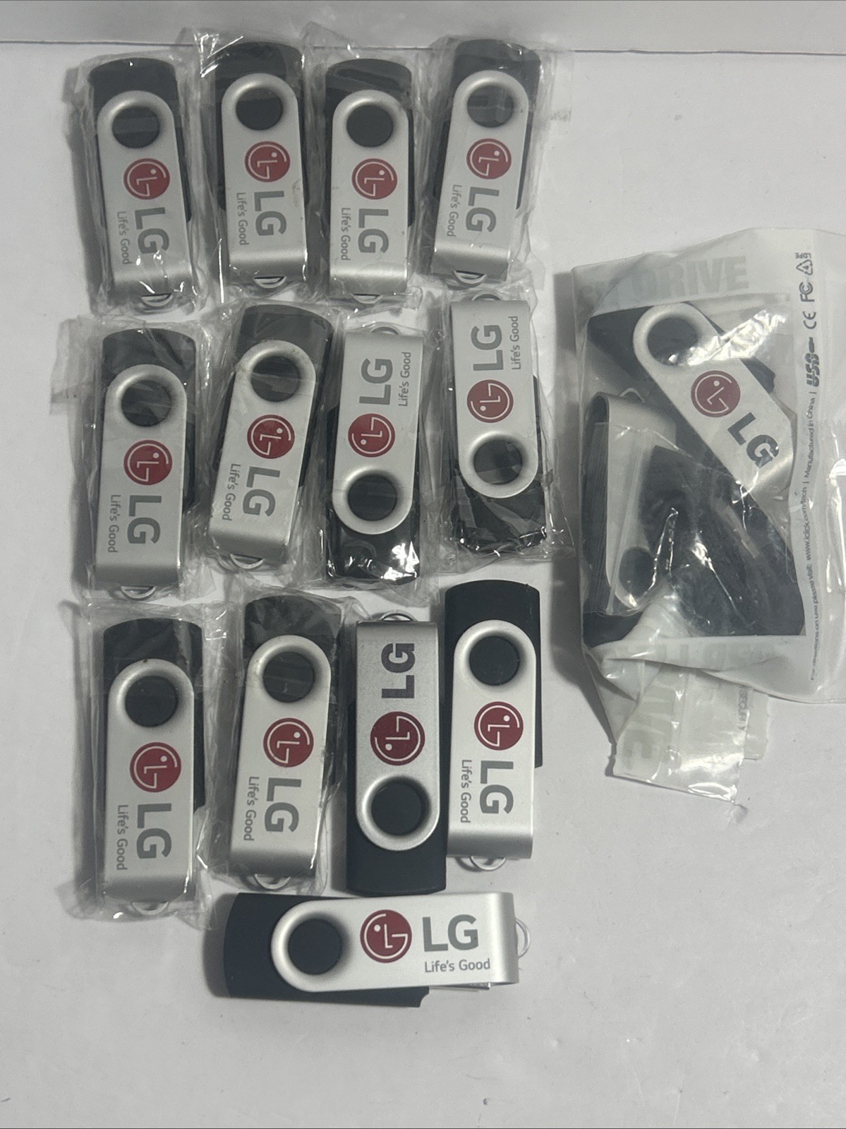 15 LG 2 GB USB Flash Drives - Nice Lot 👍🏼