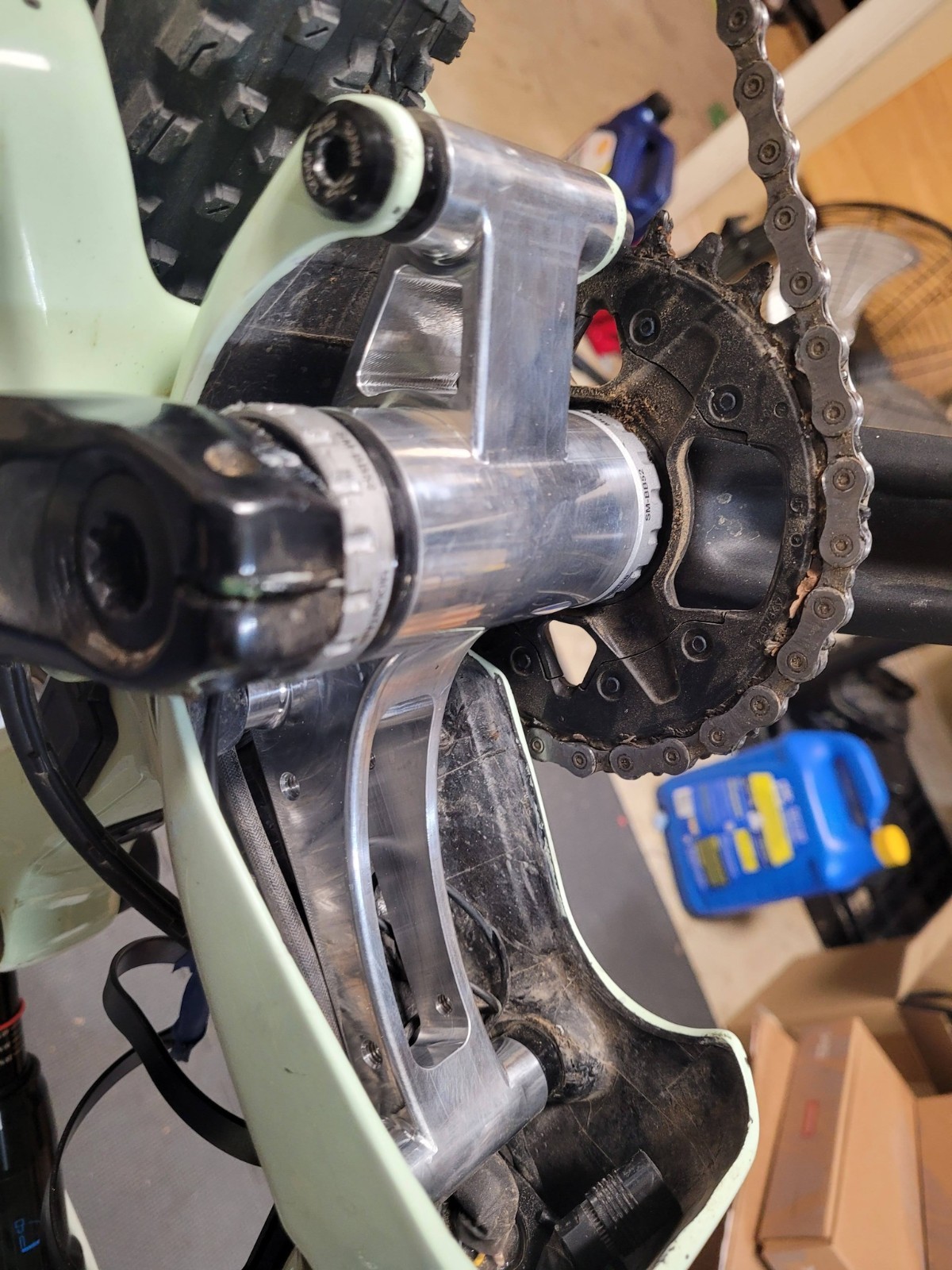 Shimano EP8/EP6/E7000/E8000 to standard crankset adapter WITH bash guard