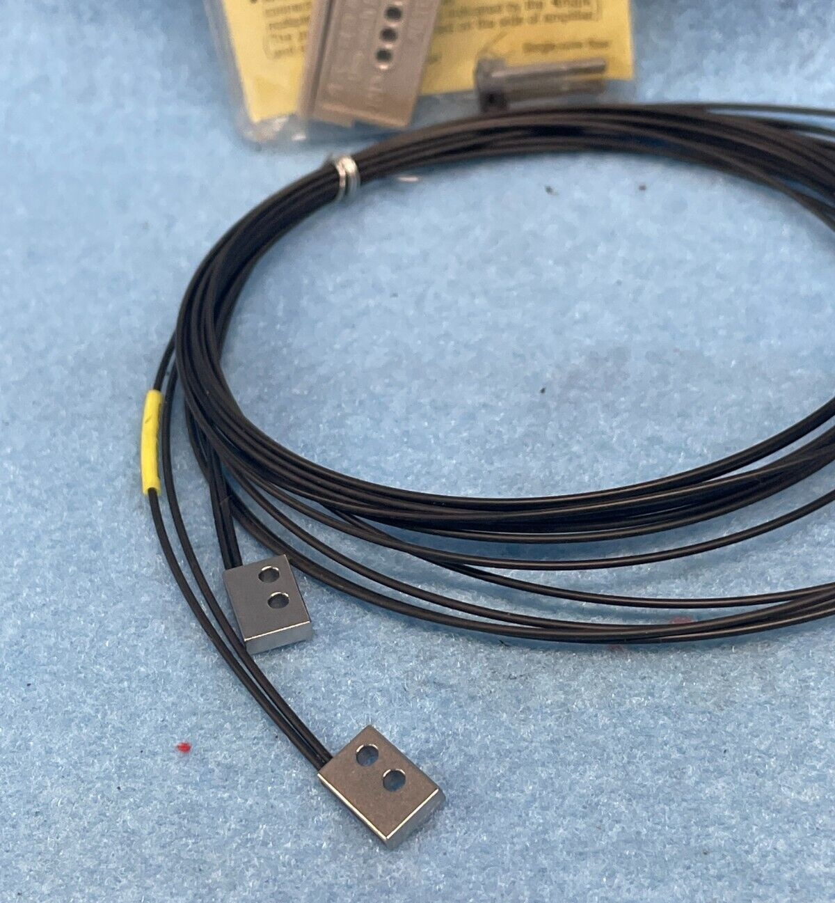 KEYENCE FIBER OPTIC SENSOR FU-47TZ