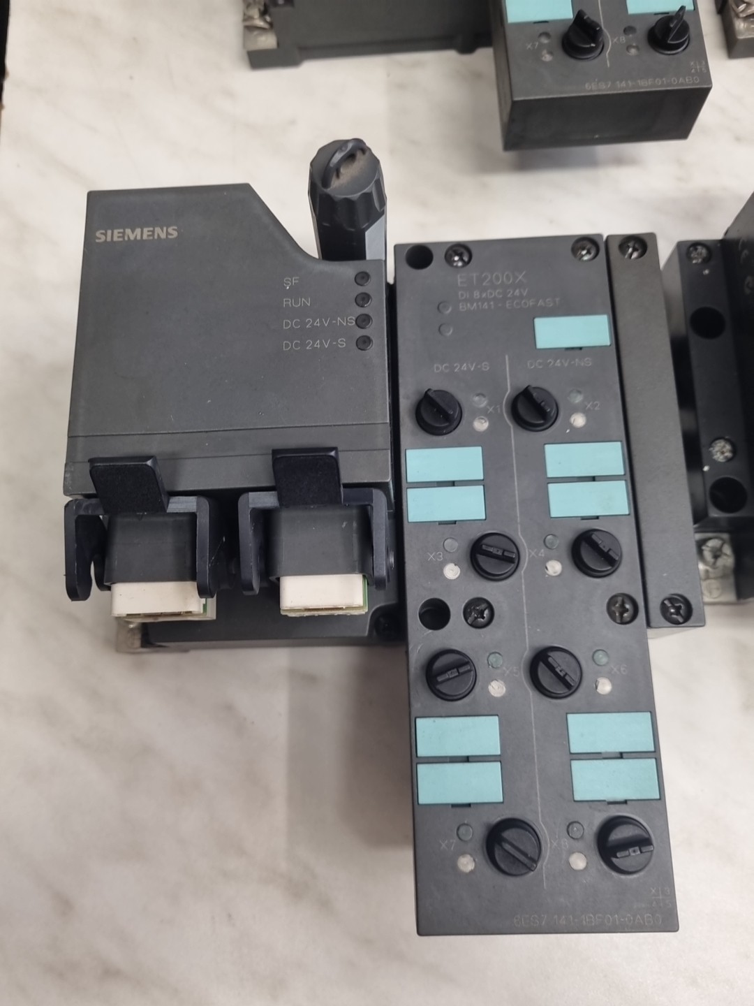 Siemens 6ES7 141-1BF01-0AB0 / 6ES7141-1BF01-0AB0 Simatic ET200 Basic Modul