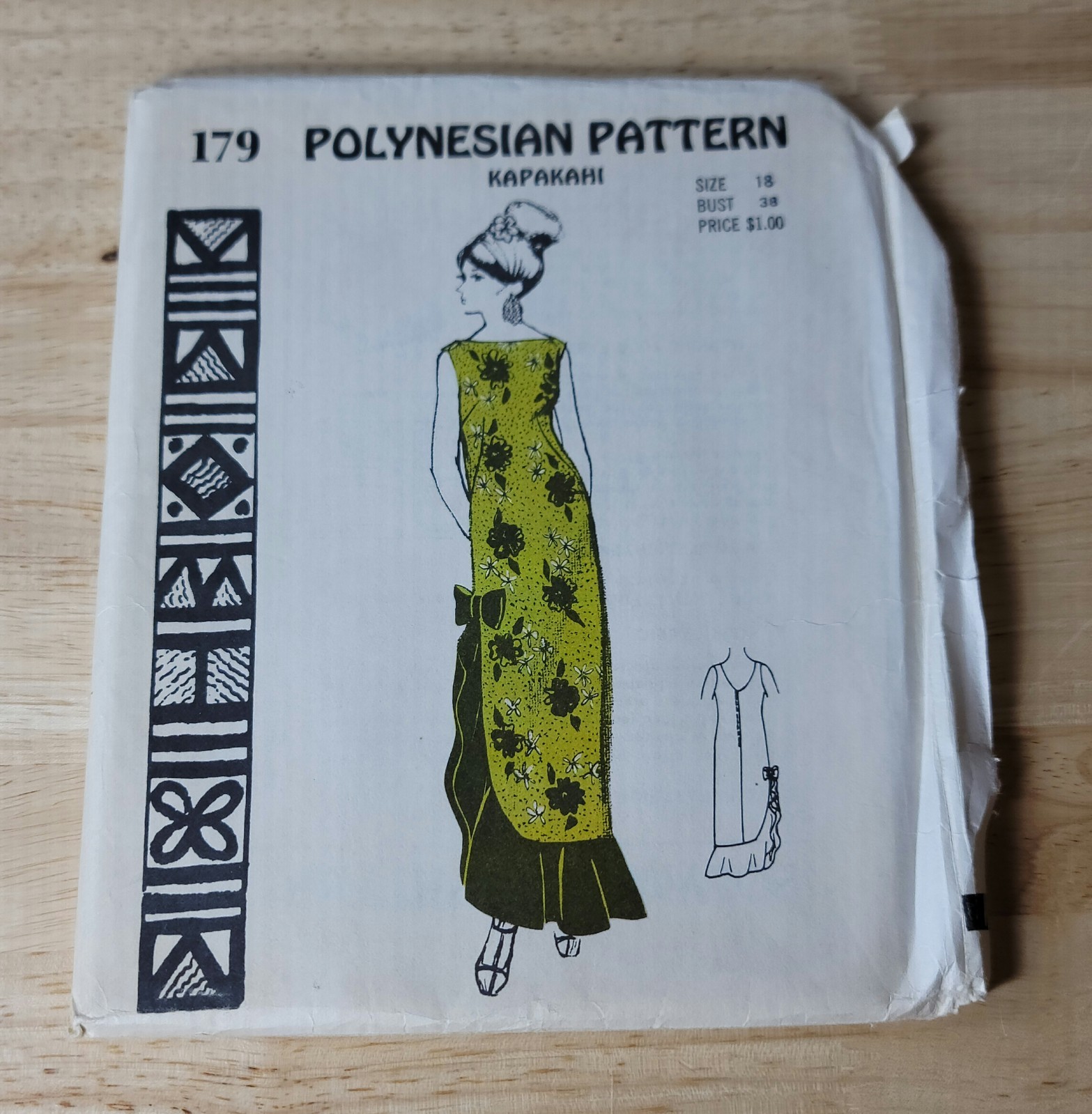 Polynesian Pattern KAPAKAHI DRESS #179 Size: 18 ©1960s/1970s UNCUT