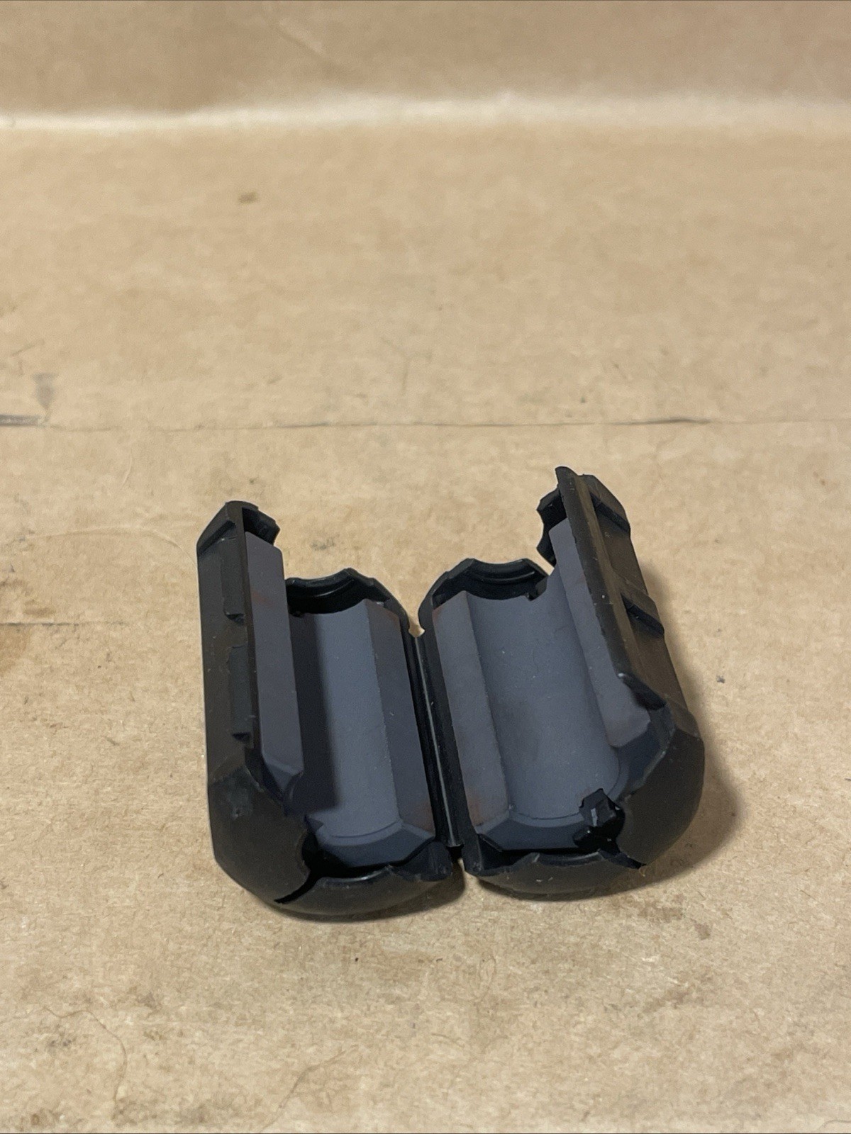 5 - NEW FAIR-RITE VO SNAP ON ROUND CABLE SUPPRESSION 10mm internal core diameter