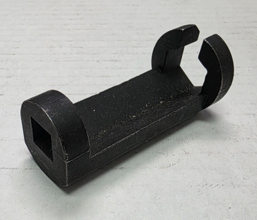 303-230 Fuel Line Socket