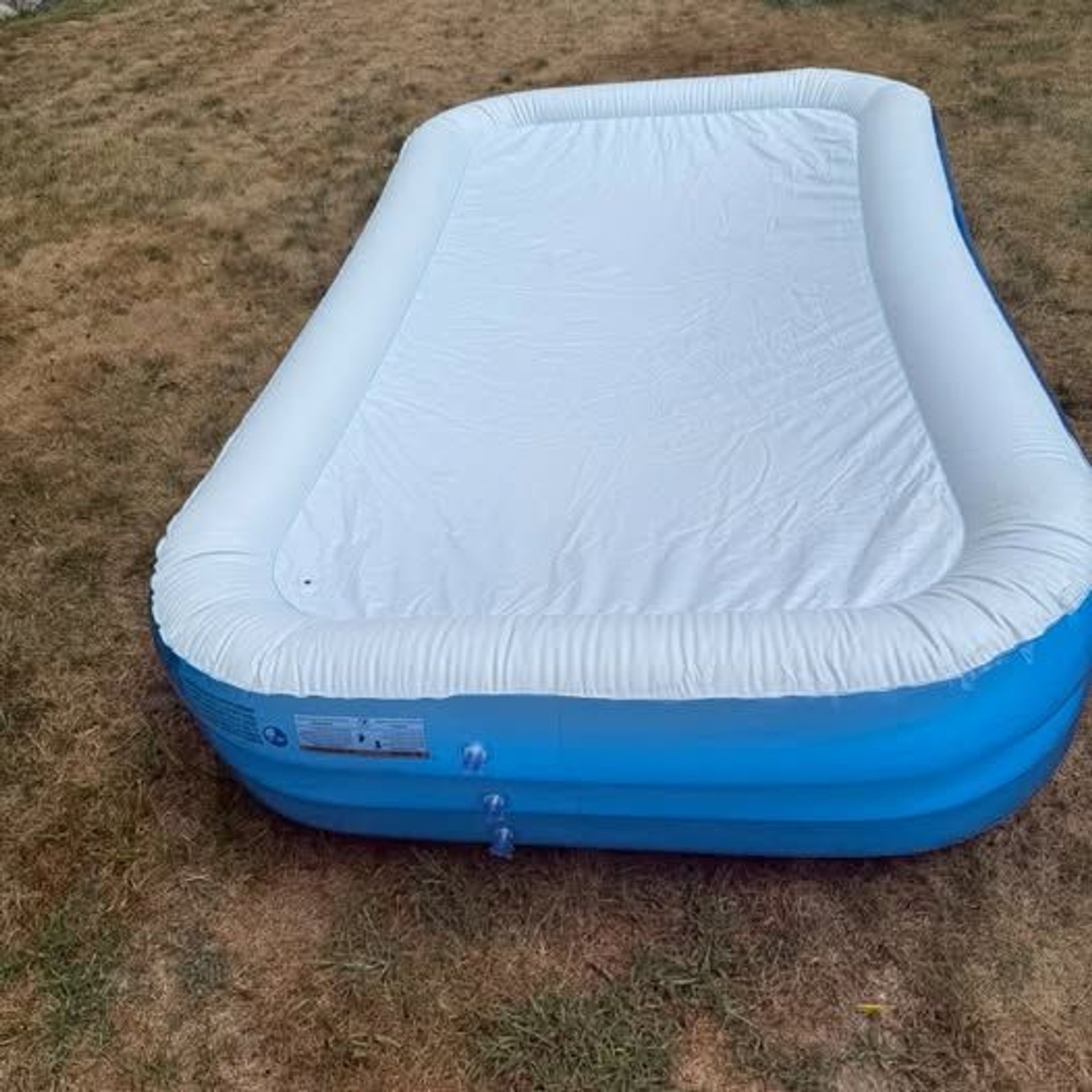Large inflatable pool family size