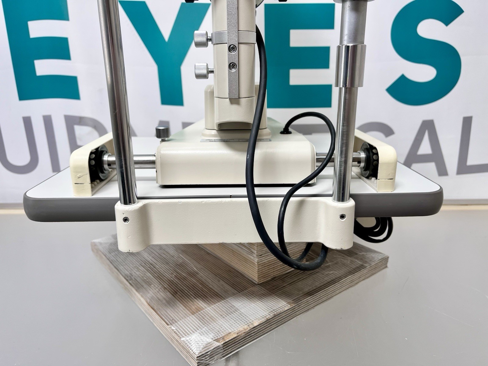 Topcon SL-4E Slit Lamp w/ CSO Z800 Tonometer