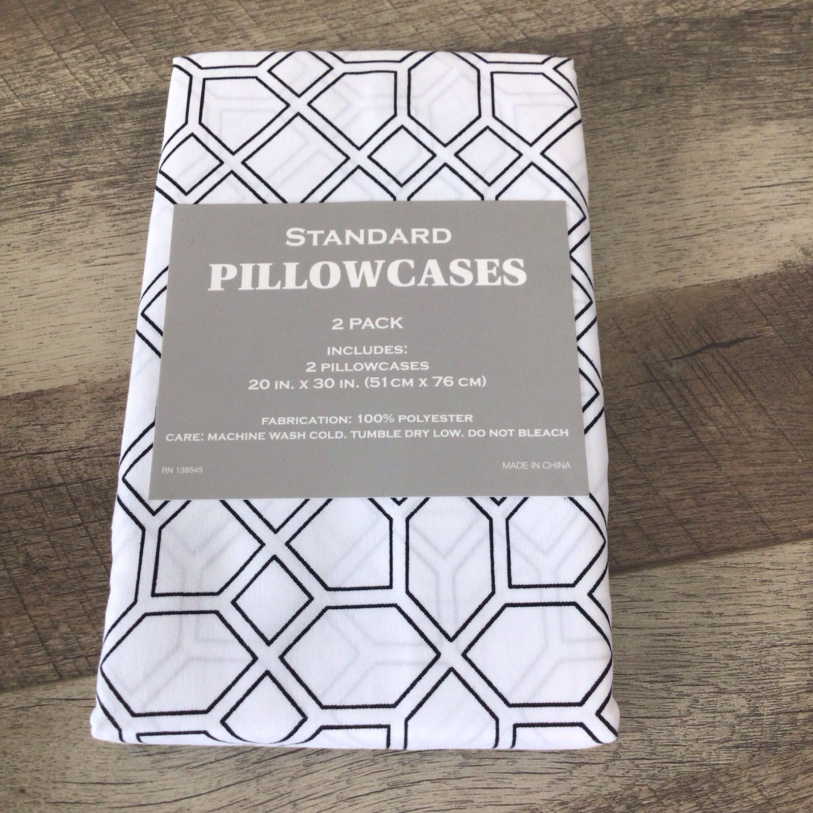 Dan River Easy Care Pair Standard Pillowcases Black Geometric Pattern Polyester