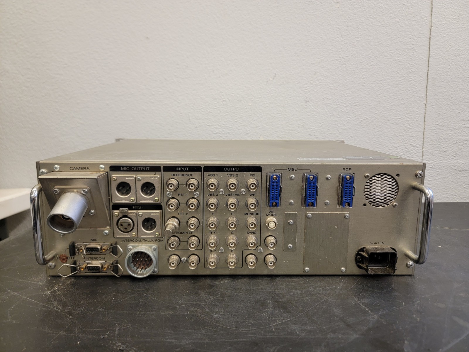Sony CCU-370 Camera Control Unit (2)