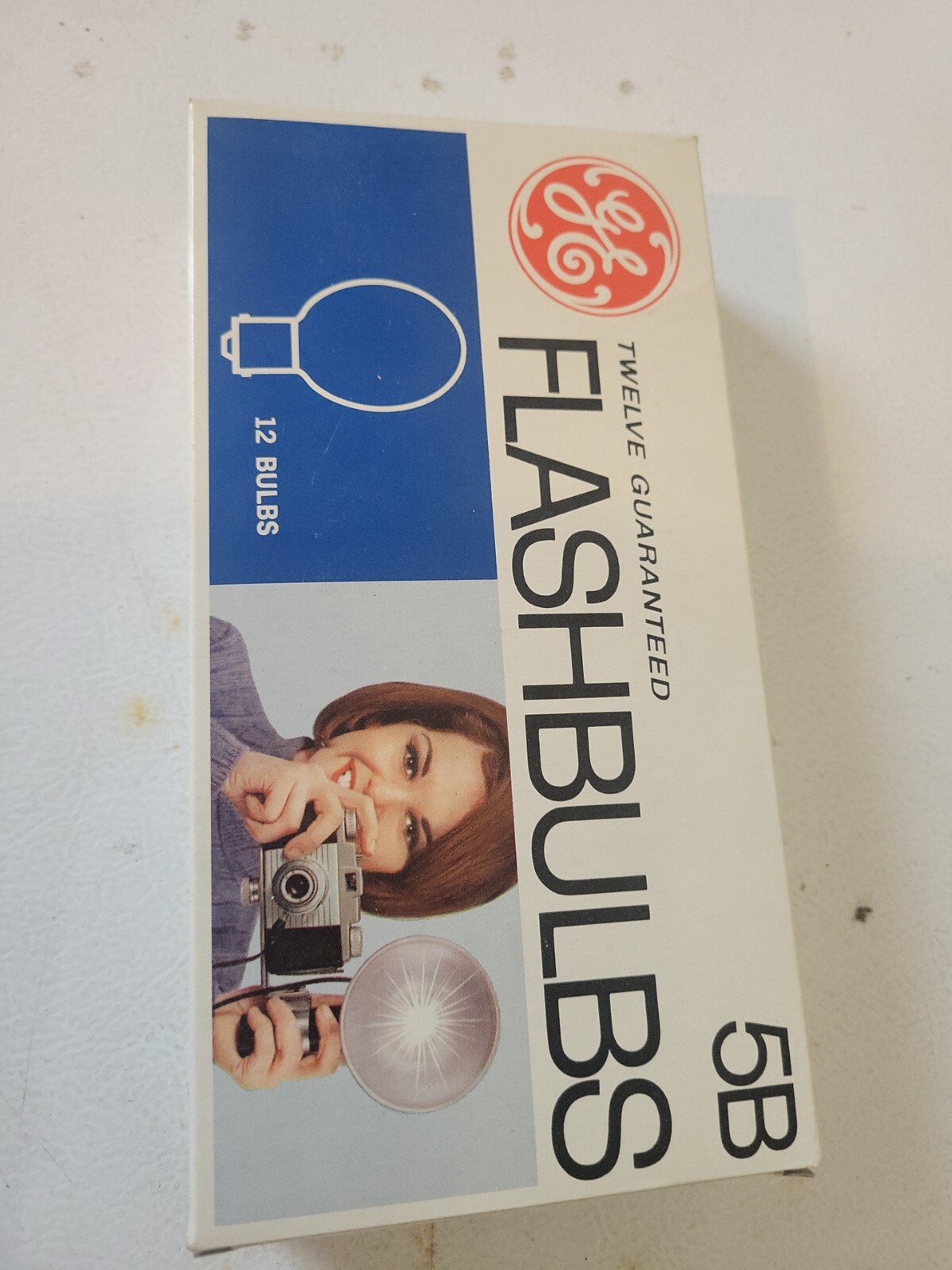 Vintage General Electric GE 5B Blue Camera Flash Bulbs 1 Box of 12 Bulbs