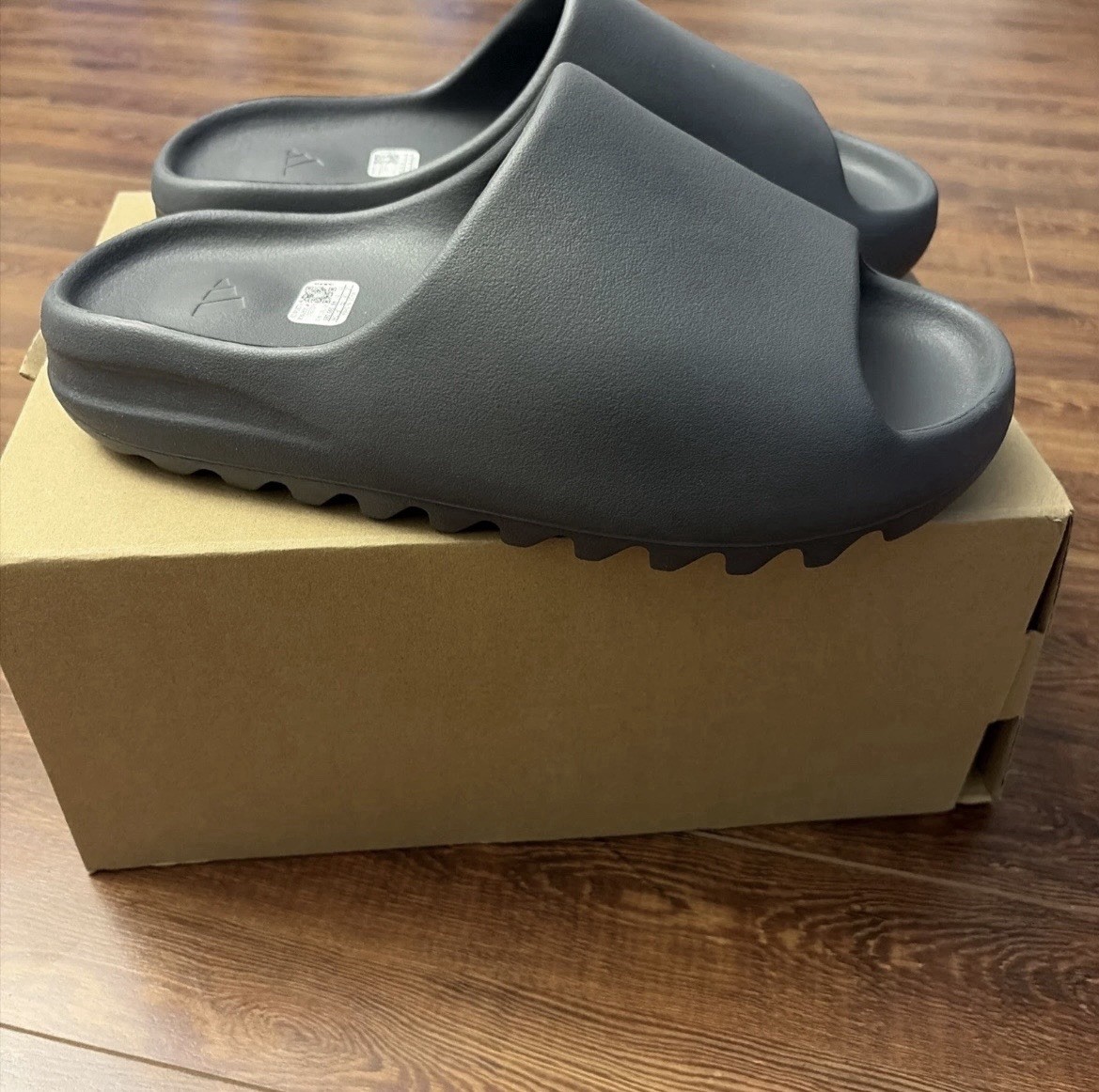 Adidas Yeezy Slide Onyx - Sizes 4 - 13 - (100% Authentic) HQ6448
