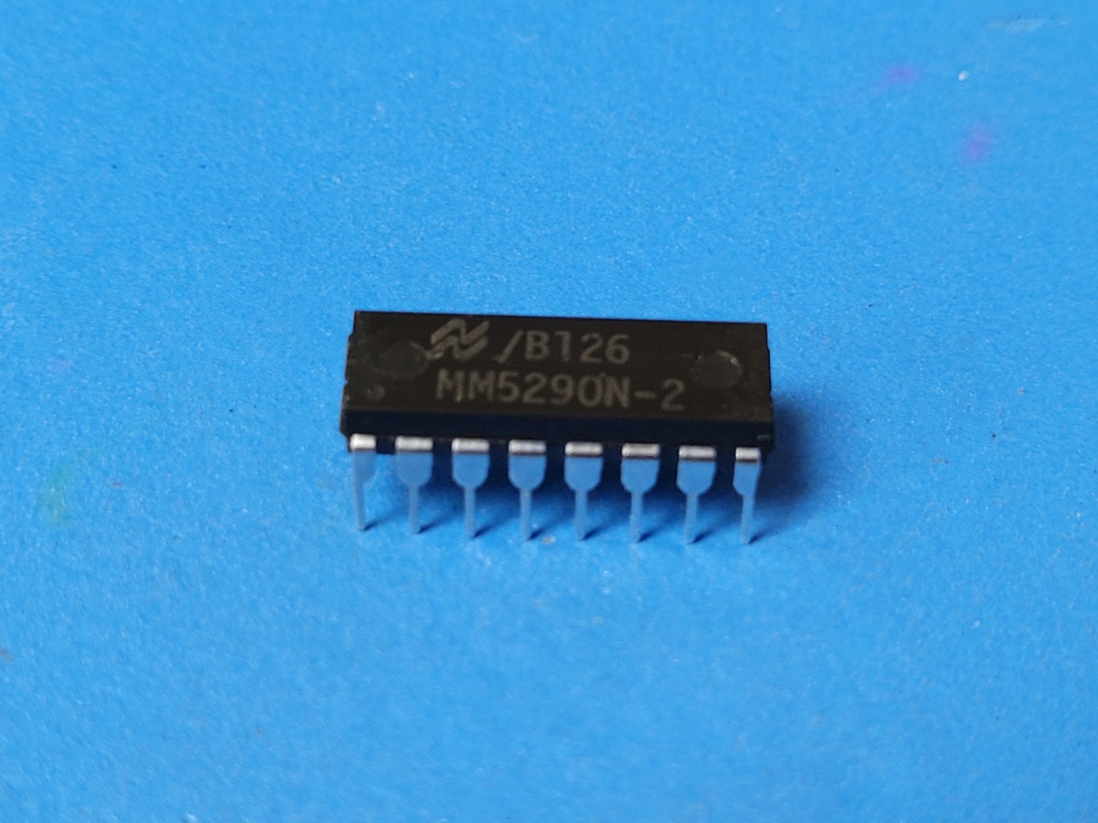 (2 PCS) MM5290N-2 NSC Page Mode DRAM, 16KX1, 150ns, MOS, PDIP16