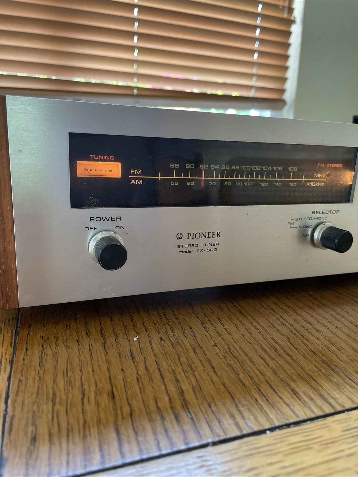 Vintage Pioneer TX-500 AM/FM Stereo Tuner Silver Face Wood Case