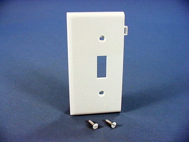 Leviton PSE1-W White 1-Gang Toggle Unbreakable Nylon Sectional Wallplate Cover