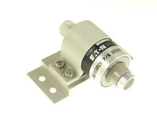 Eaton 6607A4-9 Cylindrical Pressure Switch with Mounting Bracket / Lugs