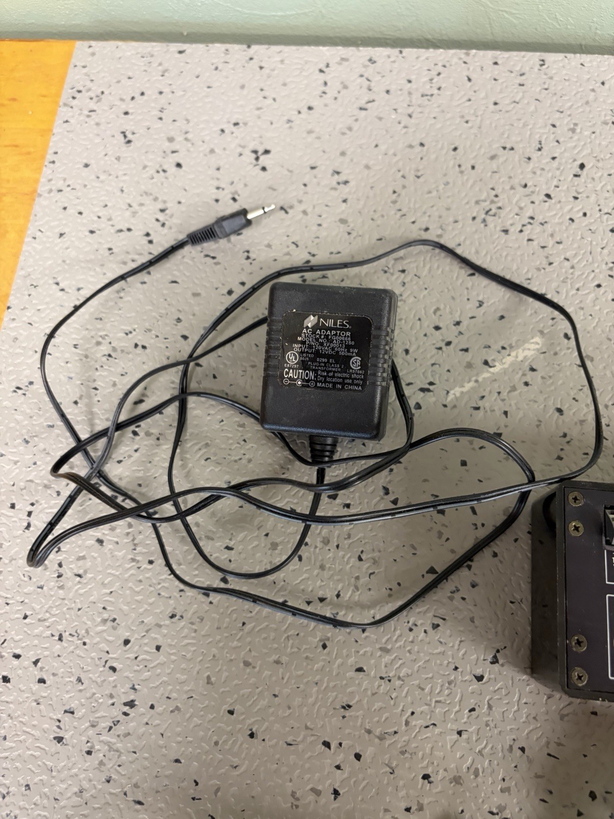 Niles Model IRP2+ With Ac Adapter Power Cords