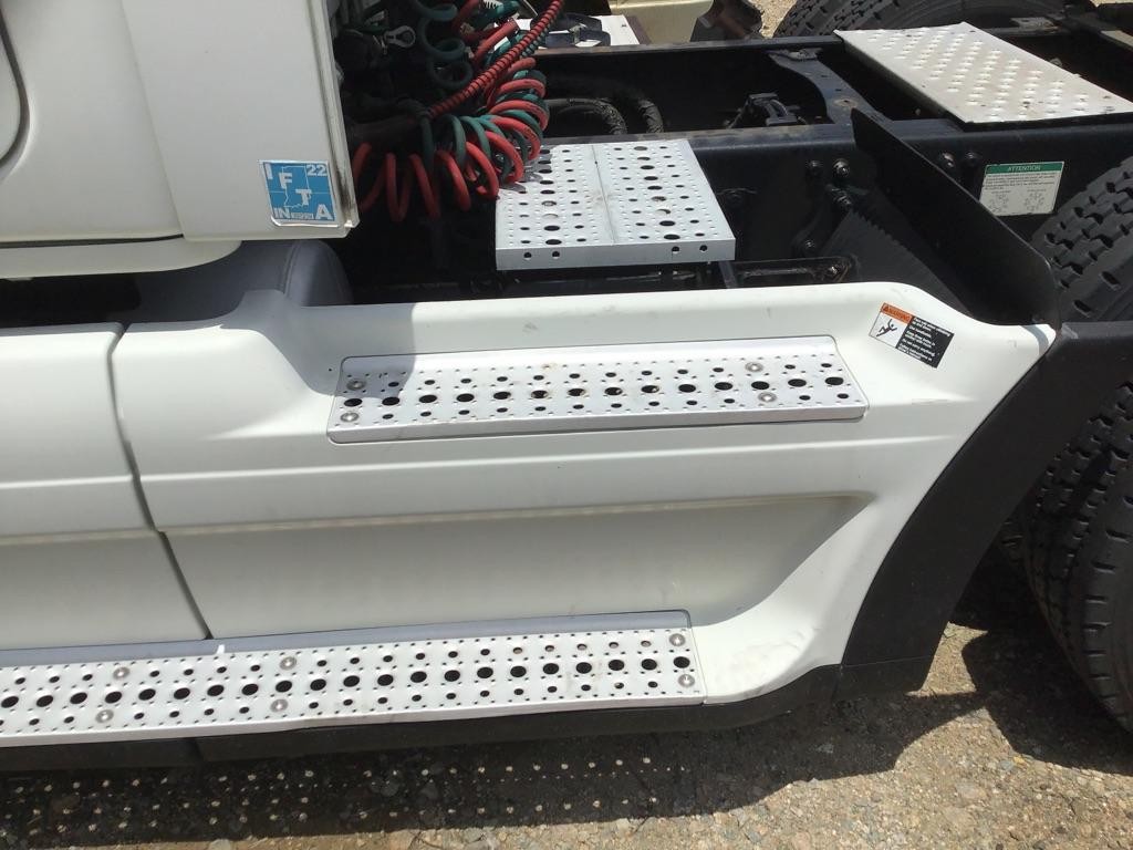 For 2012 FREIGHTLINER CASCADIA 125 SIDE FAIRING Left ,  GA