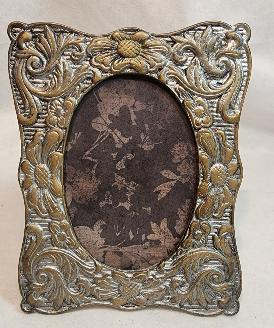 Vintage Small Metal Frame floral design, table stand, maker unknown