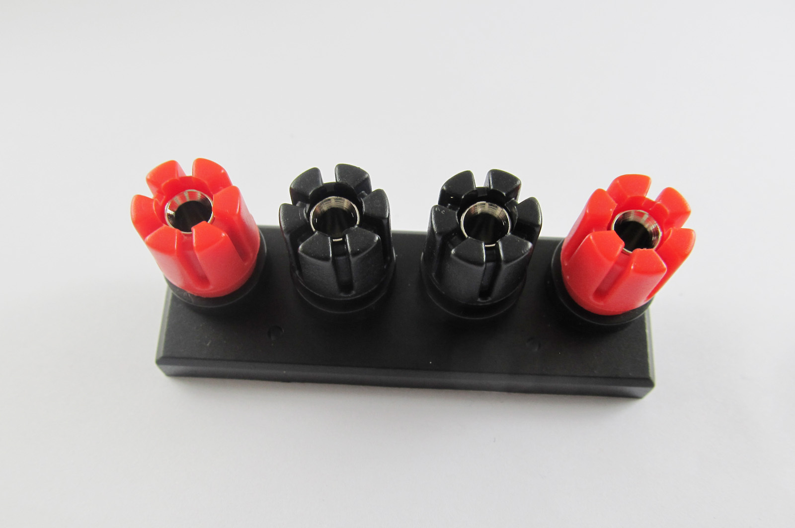1pcs 4-Pole Push Speaker Terminal To Amplifiers Binding Post