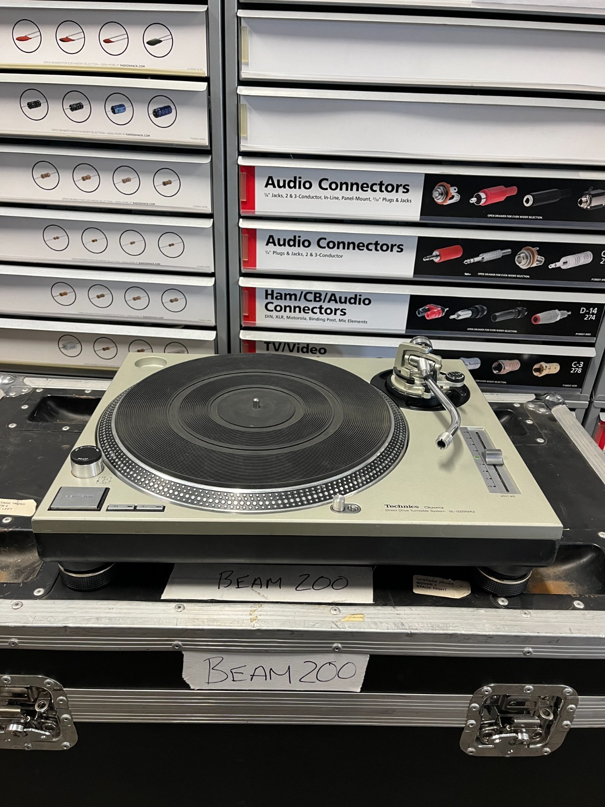 Technics SL 1200 Turntable