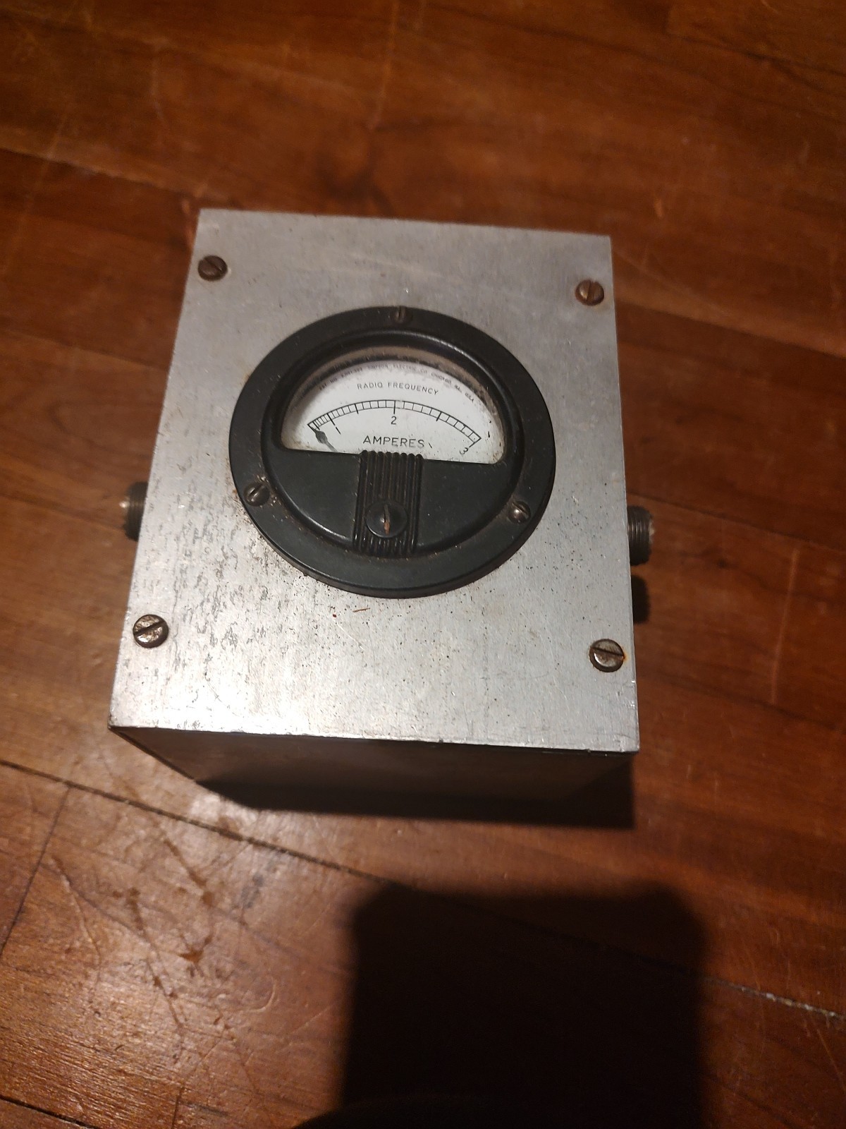Rf Ampers Feed Though Box
