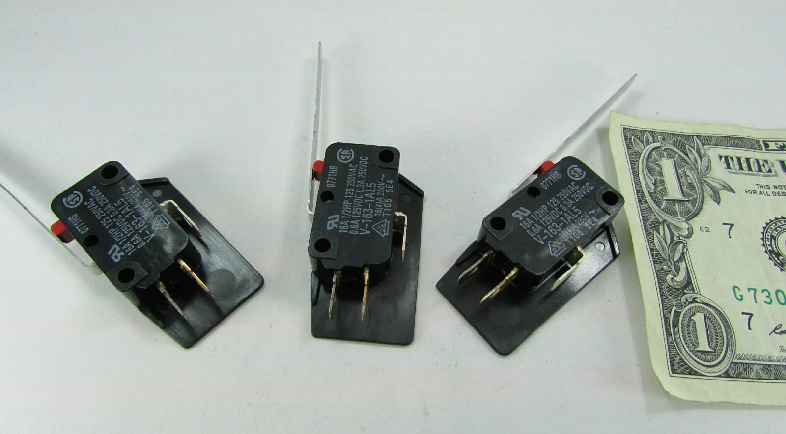 Lot 3 Omron Long Lever Shielded Barrier Micro Switches 16A/250VAC V-163-1AL5 DC
