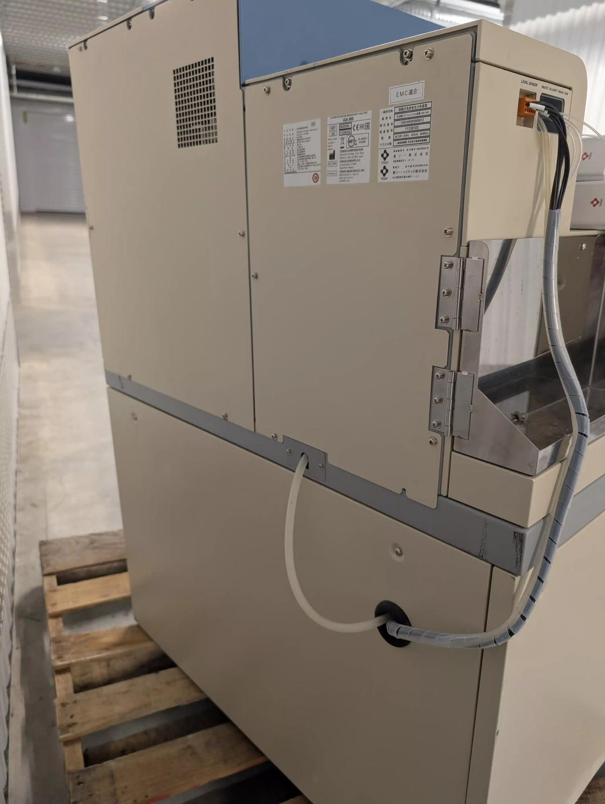 Tosoh AIA-900 Automated Enzyme Immunoassay Analyzer System